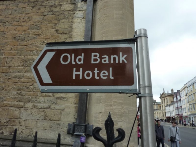 metal directional sign tourism signs Oxford London
