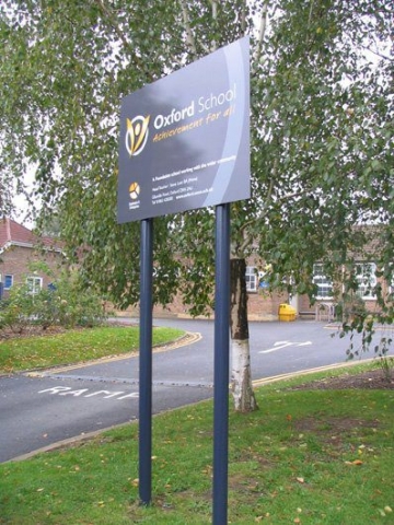 aluminium posted school sign Oxford London